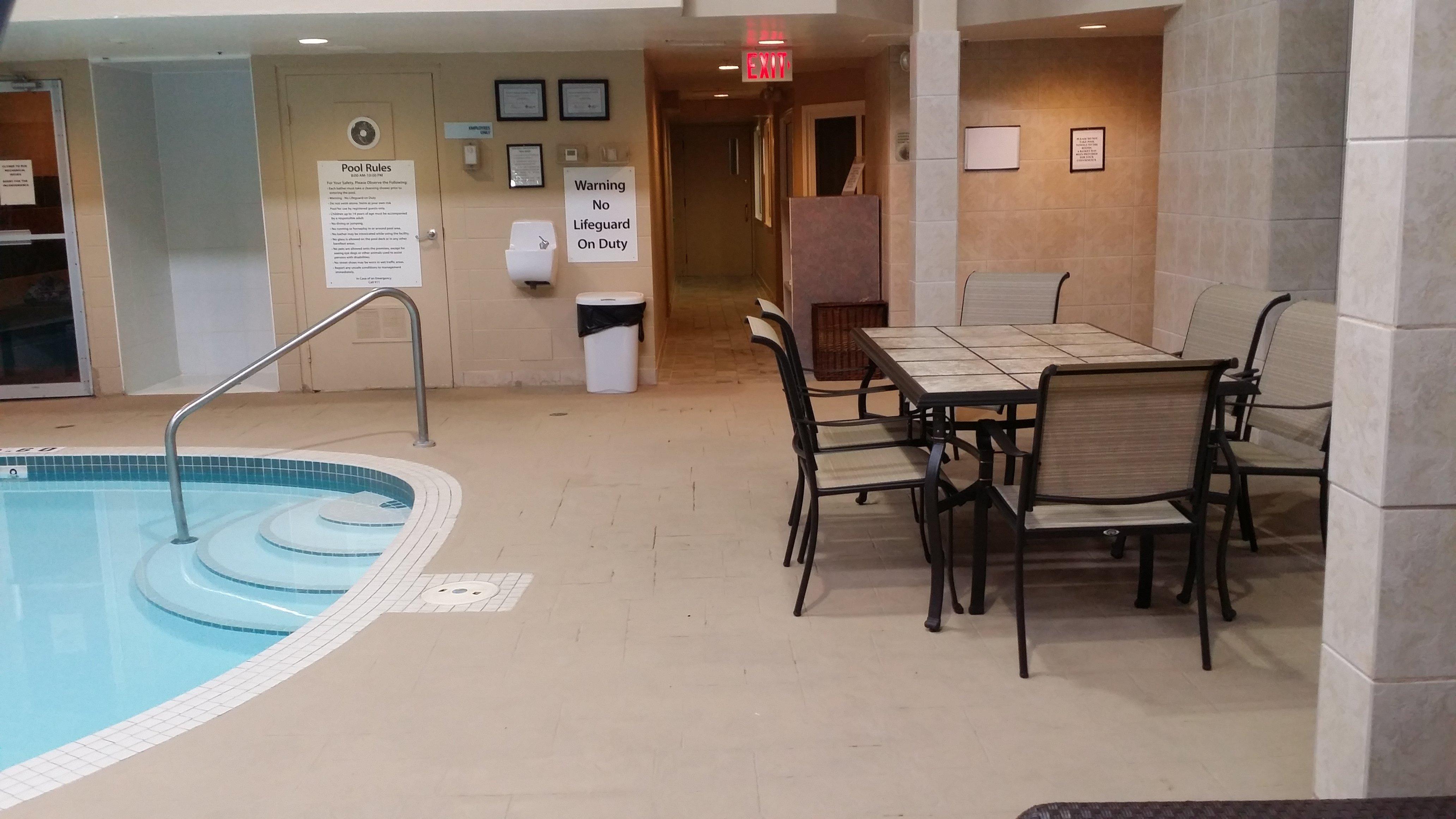 Holiday Inn Express Red Deer By Ihg Luaran gambar