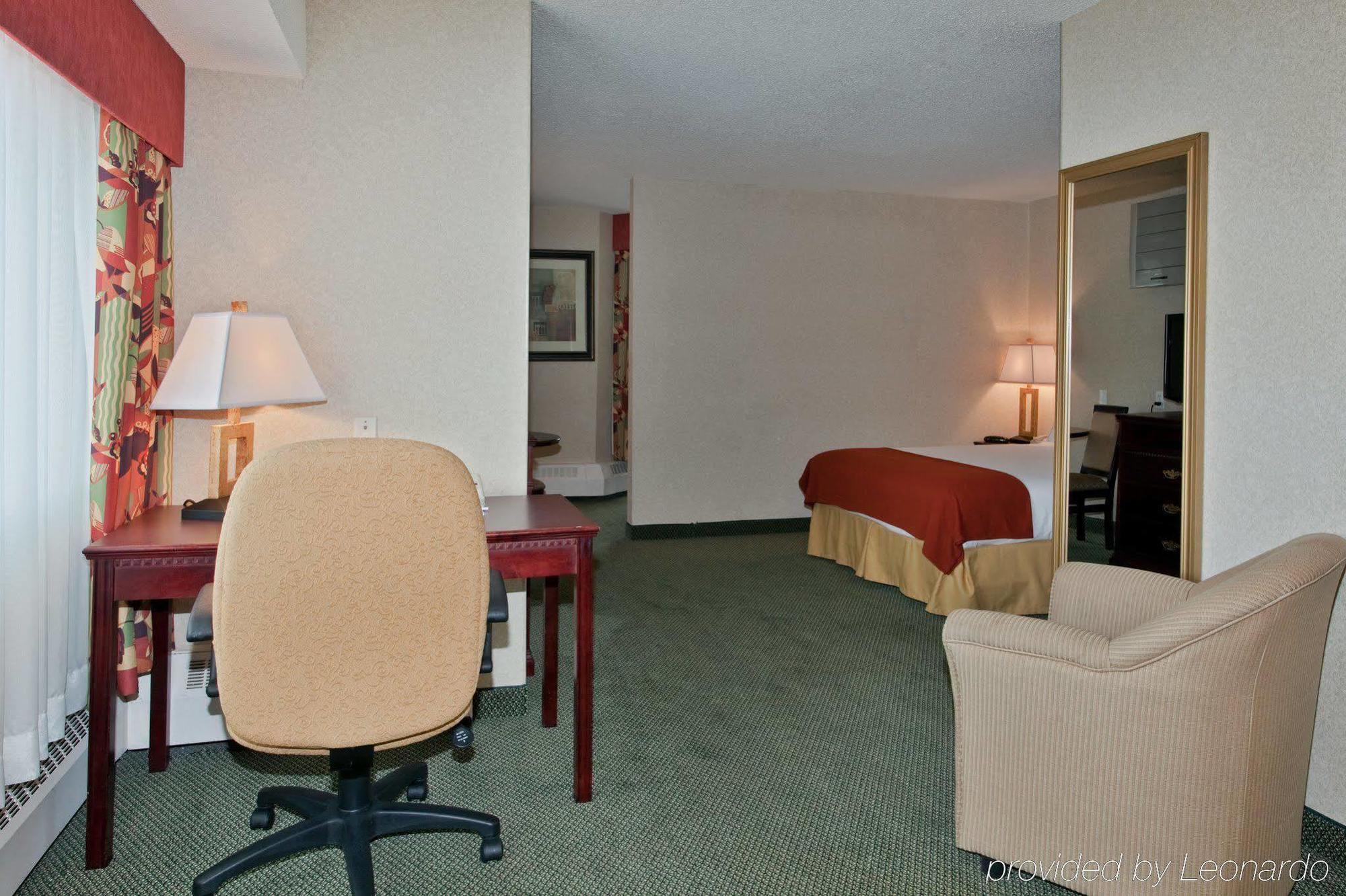 Holiday Inn Express Red Deer By Ihg Bilik gambar